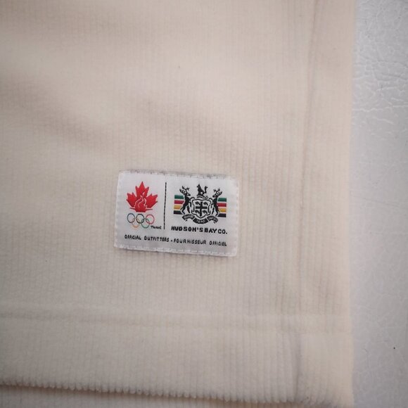 Hudson's Bay Co. Men's Size Large Official Outfitters 2010 Olympics 1/2 Zip - Picture 7 of 13